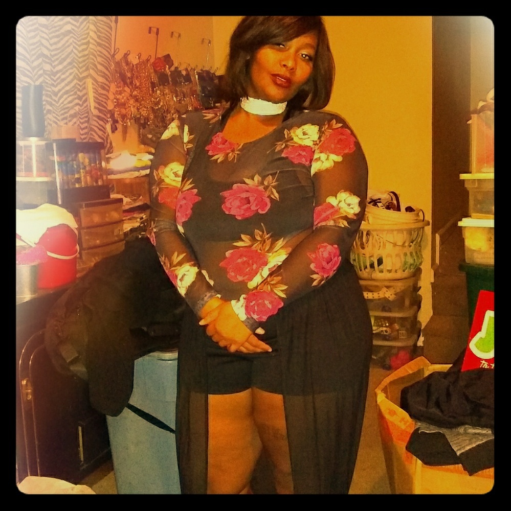 SHAW SEE THREW SHORTS SET WITH ONE PIECE SEE THREW